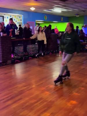 Tamatha and Melanie Smooth Shuffle at Fun Wheels Skate Center, Cedartown, GA - 1/18/25 @Tamatha Krier #robmcgskates #fyp #itsmyskatenight #oldschooljams #skatefam #skatelifestyle #genx #funwheelsskatingcenter #cedartowngeorgia #georgia #elo #electriclightorchestra #lasttraintolondon 