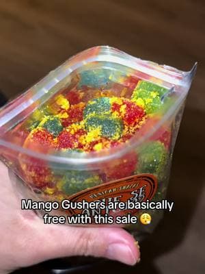 Mango 🥭 #gushers #mexicancandy #snacks #mangogushers #queseantoja #candytok #sourcandy #mexicansnacks #snacktok #candy #tiktokmademebuyit 