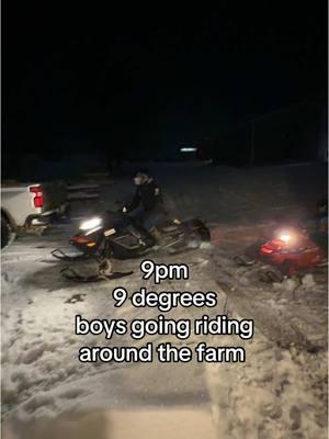 adventures when you're 6 and have cool parents. #snowmobiletok #sledtok #sledhead #snowmobilekid #polarissnowmobiles #xc120 #kidsbelike #skidoo850 #snowmobilefamily #sledkid #nightride #trailride 