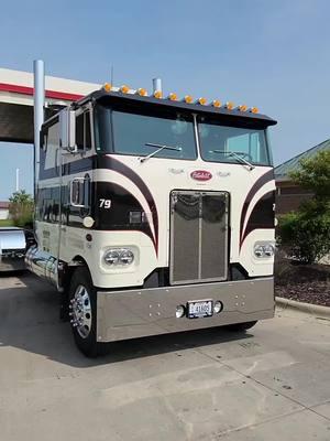 A beautiful resto/build of this old Peterbilt c/o caught in Kasson, MN. #chadvioletpictures #photoshoots #itswhatido #ilovewhatido 