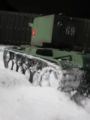 1 AM romp through the snow with the tanks #rc #tank #rctank #kv2 #m4a3 #radiocontrol 