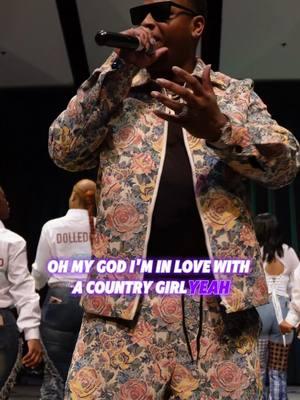 Where they at? Down in the Country #countrygirl #linedance #viraldance 🎵 Song : Country Girl  🎤 Artist : Tonio Armani  📹 Video Shot By @JusLyric 📹 Where : Tarboro, North Carolina #TonioArmani × #KeepOnDancing  #KeepOnSteppin #LikeFollowShare 