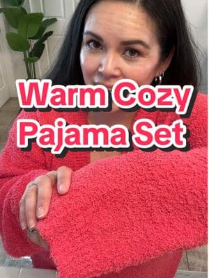 Cozy Fuzzy Pajama Set great for the Winter. #cozypajamas #fuzzypajamas #wintermusthaves #blogaboutitall 