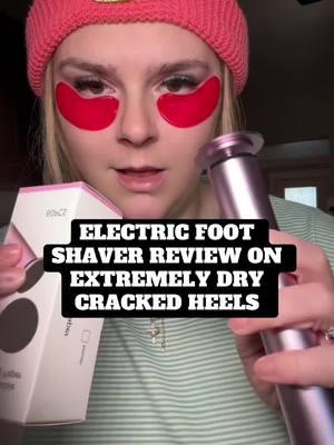 ELECTRIC FOOT SHAVER SAVED MY HEELS #dryheels #dryfeet #electricfootfile #drycrackedheels #crackedheels #footfile #dryskincare #pedicure 