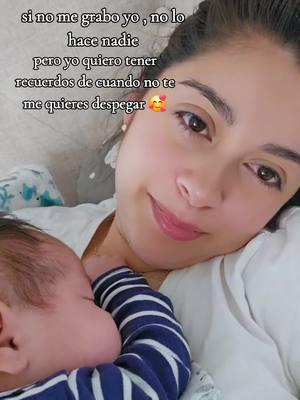 mi bebe todo el tiempo quiere dormir asi 🥰 #mamáde2  #despuesde12años  #amordemamá #postpartocesarea #babyDavid 