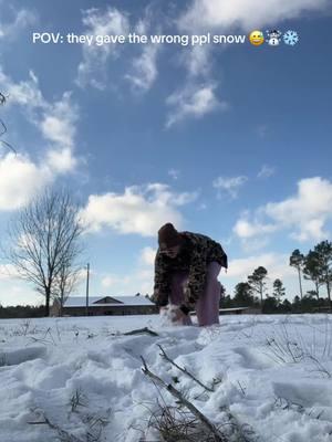 Still can’t believe in snowed in Ga #snowday #southeastgeorgia #snowinga #letitgo #elsa #frozen 