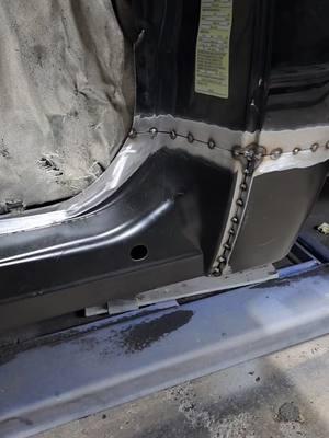 GMC Rocker panel...pt-3🛠 ...#autocollision #autoshop #autopaint #autotech #autobodyman #autotechnician #autorepair #autobodytech #bodywork #carrepair #carpaint #chaspiteria #carcollision #carrepairingautocollision #autotecnico 