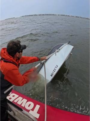 Doing the tombstone maneuver with a capsized 15’ boat. This only works on a small percentage of jobs, but when it makes sense I’ll do it this way #captainretriever #boating #capsized #sinking #mayday #drainplug #oops #boatfail 