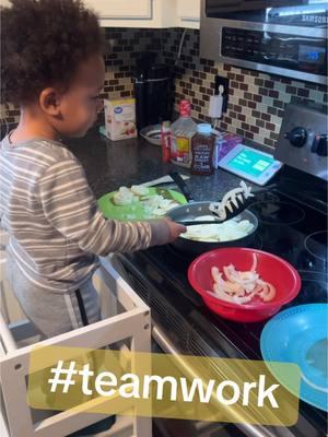 Chef in the making! 🍳🔥 Watch my 2-year-old whip up breakfast like a pro this kid has more skilled than you’d expect! 😍 Follow for more toddler adventures and family fun! #ToddlerChef #FamilyGoals #massfollowing🔥🔥 #creatorsearchinsights #massfollowing #kidsoftiktok #teamwork #fyp #2025 #dadsoftiktok 