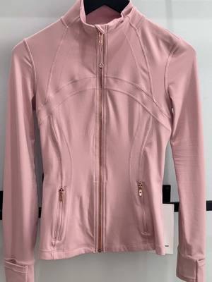 @lululemon pink haze / rose gold define . Couldn’t find it in store in my size but i need to try it on ! So pretty #lululemon #lululemondefinejacket #definejacket #lululemonbbljacket #bbljacket #lululemonhaul #lululemonaddict #pinkhaze #lululemonpinkhaze #foryoupage #fyp #fypシ 