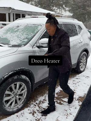 I hope you got heat! #heater #snow #dreo #heat #productsyouneed #coldweather #staywarm #georgia #hometok 