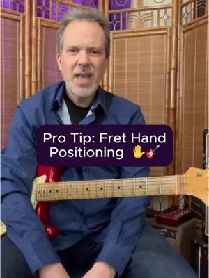 Looking for more help on proper fret hand positioning and chords? Head to the link in bio for this week’s Guitar Bootcamp lesson on #fretboard navigation and key strategies for expanding your chord vocabulary featuring Dave Isaacs! #guitarchords 