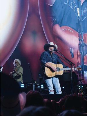 What a weekend, OKC! You all were #LivinOnLove with us @Paycom Center, making the first #LastCallWithAlan show of 2025 one to remember. Forth Worth, you're up next! #AlanJackson #CountryMusic #LiveMusic 