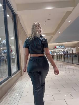 #leatherpants 