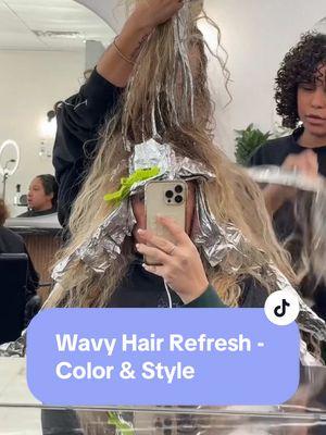 #wavyhaircare #2chair #hairsalon #wavyhaircut #wavyhairstyling #blondehair #hairhighlights #hairbalayage