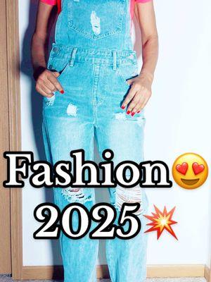 ¡Tendencia 2025 que arrasa, chicas! Este mono vaquero con pierna recta y rotos es todo lo que necesitas para un look urbano y casual. Sin mangas, con bolsillos y un estilo relajado, es perfecto pa’l día a día. ¡Llévalo ahora y sé parte de la moda que marca el año! #2025 #fashion #moda #lol  #gpfashion 