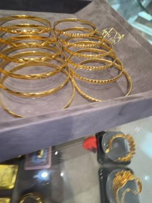 Bangles 🤩 #jewelry #price #gold #new #ArabTikTok #21kgold #fypage #engagementring #مشالله #jewelrybusiness #gift #viral #newjersey #pennsylvania #ذهب #paterson #jordan #beauty #jewelrytiktok 