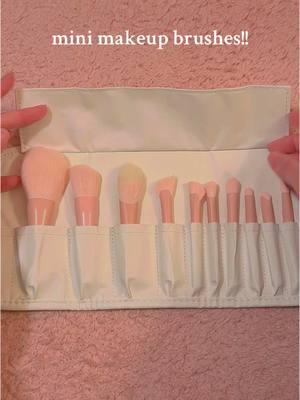 THEY COME IN DIFFERENT COLORS TOO! i’m actually going on vacation soon and i will be bringing these🫡 #makeupbrushes #travelmakeupbag #minimakeupbag #cosplayhack #cosplayconvention 