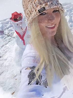 I want to introduce to y'all Snow Bella (SNOWWOMAN)☃️❄️ I LOVE HER☃️❤️☃️ #snowbella☃️  My Daddy LOVED Snowmen and he LOVED when it would SNOW ❄️ so I know this Snow Storm is from him in Heaven. When I opened the door this morning I was mesmerized by all the beautiful snow we got.  I made my first video of the SNOW and there was a Butterfly🦋 that flew by.  I know that was my Mama stopping by to say hey to me. That video means the world to me.🦋  I know Mama and Daddy are both smiling down from Heaven. These are all God's Blessings.🙏 All I wanted was a little bit of SNOW to Build a Snowman because he loves Snowman and would you look at this! ☃️❄️ I got more than I asked for..It's so Beautiful. ❄️☃️ Thank You God🙏☃️❤️🦋 Let it SNOWWWWWW❄️⛄️🌨 #snowday #blingqueen81 #honkytonkbarbie🎀 #countrybarbie🎀  #hotchocolate #ifeellikeakidagain #snowbunny #snow2025❄️⛄️❄️ #snow2025❄️⛄️❄️ #snowday #snowedin #nc1 #nccheckin #signfromheaven  #beautiful #beautifulsnow #lookatgod #winter #viralvideo #trending #snowangel #teamtonyacountrystrong💪 #tiktokfamily4eva #doyouwannabuildasnowman #snowwoman #snowangels 