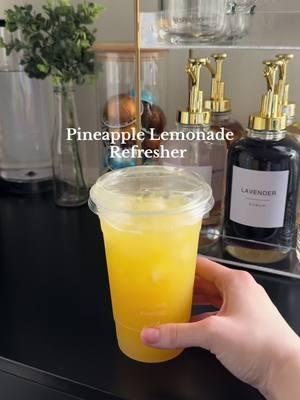 Pineapple Lemonade Refresher🍍🍋 #pinapplelemonade #lemonaderefresher #pineapplerefresher #starbucksrefresherathome #starbucksrefreshers #refreshersathome #refresher 