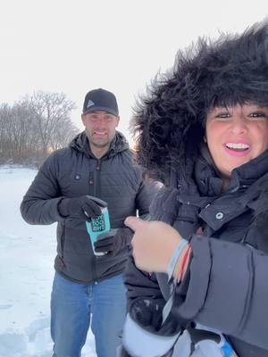 Esto pasa con el agua caliente a 35 grados BAJO CERO!  Amo este video🥹♥️  Te amo @Sean  #fyyyyyyyyyyyyyyyy #cordobesa #fyp #minnesota #usa #tiktok #contentcreator #estadosunidos #emigrar  #latina #coldweather #cold 