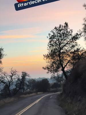 Atardeceres mágicos en la montaña.  #viajando_ala_naturaleza #viajesnaturaleza1 #sunset #roadtrip #atardeceres #carreterasdeusa #calientecalifornia🇺🇲 