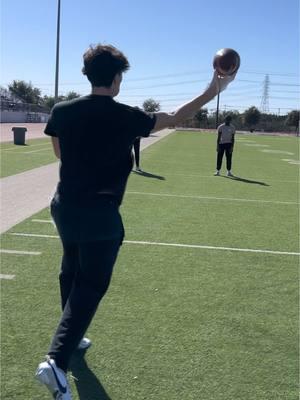 Tuned 🏎️ QB Phillip Metzger.   What do you think of his throwing motion??? #YVQB #YVQBacademy  #HealthyObsession #AttitudeAttentionEffort  #MindsetCultureBrotherhood  #QBtraining #QB #Quarterback 