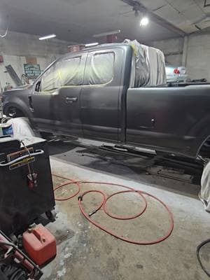 painting 2019 f350 6.7 power stroke when its 46° how will it turn out ? #coldpaint #newpaint #46 #dwscustoms #f350 #ford   #67powerstroke 