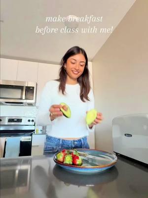 this was from my last first day of undergrad school😢 #college #lastfirstdayofschool #school #classof2025 #classof2025🎓  #graduation #graduating #fdoc #firstdayofschool #classes #breakfast #avocadotoast #strawberries #healthyrecipes #healthybreakfast 