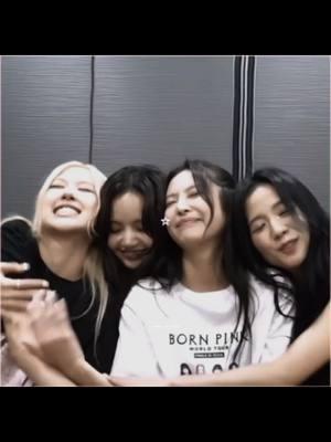 #BLACKPINK| I miss them all as a group:(  #fyp #blackpink #iloveblackpink #roseblackpink #lisablackpink #jisooblackpink #jennieblackpink #foryou #fypviral #viral #dontletthisflop 