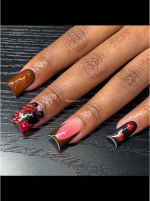 Another sister nail date👯‍♀️🥰  @augie @ₑₓₚₑcₜ ₜₕₑ wₒᵣₛₜ  . . IG @maesnailss__  #nailtech #nails #acrylic #ducknails #medium #short #photoshoot #valentinesnails #red #black #white #frenchtipnails #junknails #maesnails 