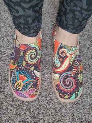 #shoes #slipon #shoe #colorful #feet #floralshoes #floral #paisley #gift #summershoe #musthave #need #comfy #unishoes #unitoledo #canvas #boatshoes #Summer #spring #flowers 