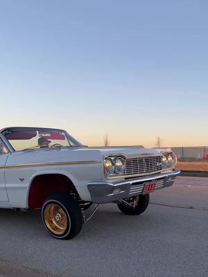 #impala #64impala #lowriders #lowriderlifestyle #oldies #oldiesbutgoodies #lowrideraddicts #lowriderlife #lowridercars #lowriderculture #fortworth #64impalass #lowridercars #lowriderculture #impalalowrider #daytons 