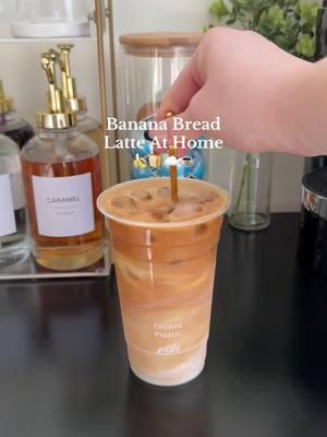 Currently craving this banana bread latte😭🍌🍞 #bananabread #bananabreadlatte #bananasyrup #coffeeathome #cremedebanana #nespresso #nespressovertuo #nespressorecipes #nespressotalents 