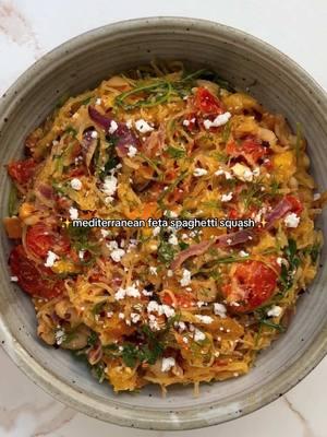 full recipe in my substack! #bakedfeta #spaghettisquash #vegetarianrecipe 