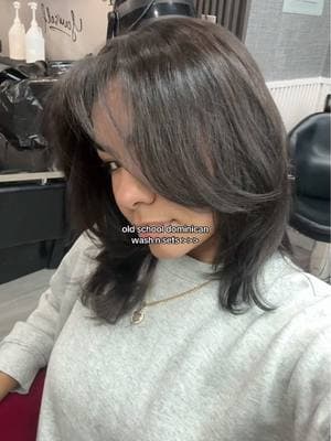 10/10 ALWAYS #dominicansalon #nyc #dominican #nychairstylist #nychair #nychairsalon #dominicanblowout #curtainbangs #layeredhaircut #washandset #hairvlog #hairstylist 