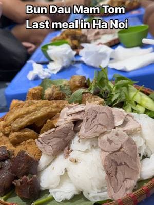 Bun Dau Mam Tom in Ha Noi…… our last meal before flying out to Phu Quoc Island. One tray, 2 orders for two people. 50k dong=$1.97 per person. Less than $12 usd for this entire meal. Boiled pork, rice noodles, fried tofu, meat and blood sausage, fried cha com/pork patties with sweet rice, and fried spring rolls. The best bun dau i have so far. It’s near the railroad cafe. #nuocmamafoods #heffaaclub #bundau #mamtom #hanoi #hànội #hanoifood