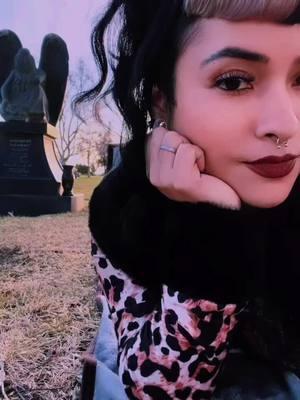 Cemetery solo dates..🖤🪦 #cemetery#adventures#solo#solodates#goth#graves#cemeterytok#fypp#fyp#thecure#gothabilly#mejorsolaquemalaconpañada 