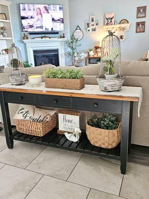 🤍Home sweet Home🤍 #traditionalhome #manteldecor #fireplacedecor #coffeetable #nancymeyers #bookshelf #livingroom #shelfstyling #cozyhome 