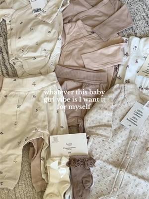 The mauve-y pinks & florals!!!🌸🌷😍🥺 #neutrallover #newbornclothes #babygirl #onesie #hmbaby 