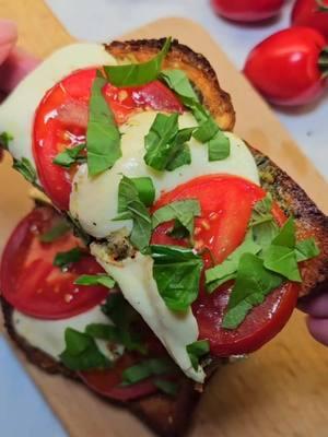 Tomato and mozzarella toast #tomatoandmozzarellatoastrecipe #toast #caprese #toastidea #creatorsearchinsights  