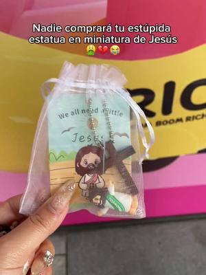 Dios está con nosotros, Amén! ✝️🥰🙏#LittleJesus#jesus#everywhere#fun#seekandfind#jesusdecoration#encouragingothers #god #jesuslovesyou #christiantiktok #fidgettoys #anxietyrelief #loveugift #fypシ゚viral 