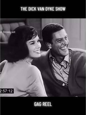 One of the best sitcoms of all time🤣 #oldhollywood #marytylermoore #mtm #dickvandyke #moreyamsterdam #donrickles #bloopers #comedy #outtakes #tvshow #tv #funny #1960s #1960saesthetic #marytylermooreshow #legends #classic #oldclips #blackandwhite #laughs #marypoppins #rosemarie #classic #timeless #throwback 