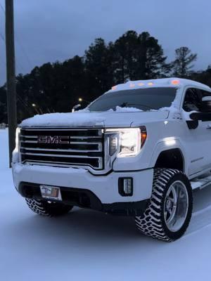 Georgia snow ❄️🥶 #l5p #americanforcewheels #fyp #gmc #10speed #355s #trailgrapps #fakedenali #