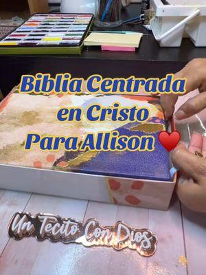 Biblia Centrada en Cristo Matizada reina Valera 1960. WhatsApp 252-740-4009. Enlace en el perfil. Envíos a USA y Puerto Rico solamente. #untecitocondios #reinavalera1960 #centradaencristo #bibliaspersonalizadas #todoparatubiblia #bibliaspersonalizadasusa 