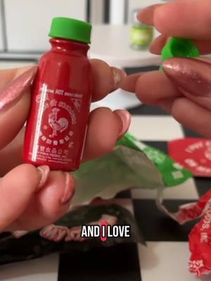 Tiny Sriracha 🥵 #sriracha #tinythings #miniverse #tinyfood #minifood #minis #miniature #miniaturas #minisuperstore #foryoupage #fyp #foryou #anniegvideos #minis #annieg #oddlysatisfyingvideo #oddlysatisfying #viralvideos #viral #tinythings #minibrands #funnyvideos #viralvideo #toytok #toys #juguetes 