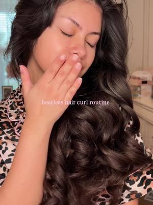 heatless/overnight curls routine/tutorial 🎀 #heatlesscurls #heatlesshair #heatlesshairstyles #heatlesswaves #curlsroutine #healthyhair #healthyhairtips #healthhairjourney #overnightcurls #overnightcurlstutorial #hairroutine 