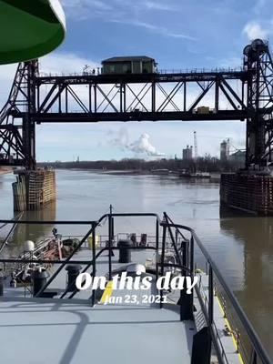 #onthisday #farmtok #towboatertictok #bargelife #maritime #towboat #farmer #tiktok #mississippiriver #podcastshow 