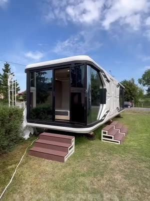 Would your resort or guesthouse consider using a Volferda Capsule House? 📱 WhatsApp:+852-46489111 WhatsApp：wa.me/85246489111 Email: Jenny@volferda.com #tinyhouse #tinyhome #volferda #prefabconstruction #bnb #SmartBuilding #Diningroom #resort #AssemblyTeam #QuickAssembly #restaurant #PrefabHousing