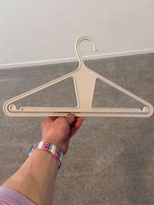 Got my new Kangaroo Clothes Hangers #clotheshangers #kangaroohanger #sharktankproducts @KangarooHanger 